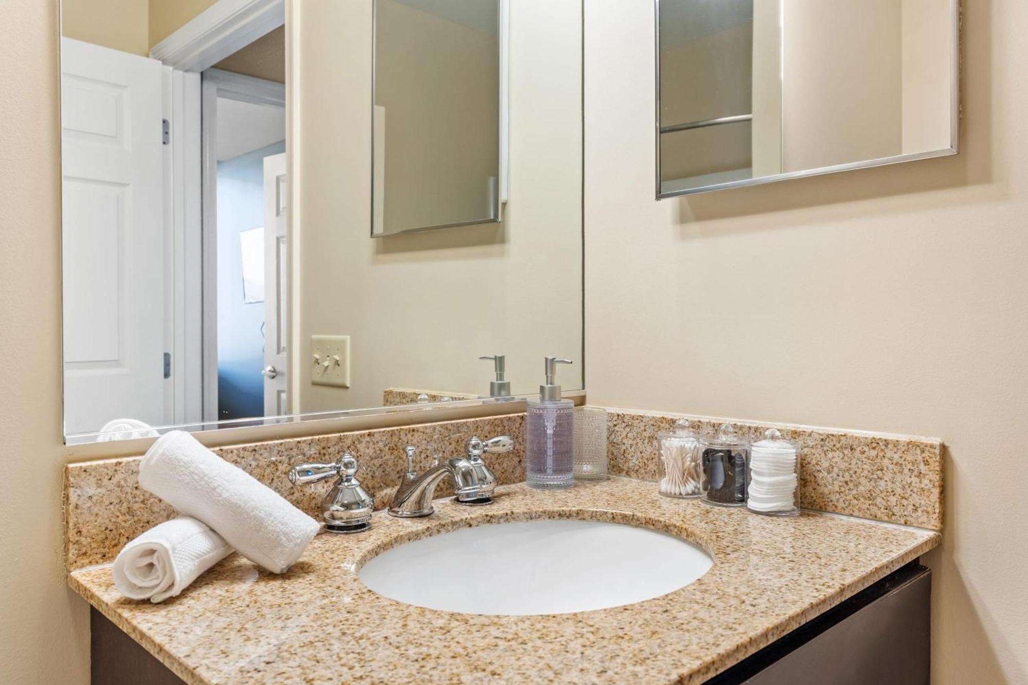 Luxury High Rise 1Bd River Views Downtown ピッツバーグ エクステリア 写真