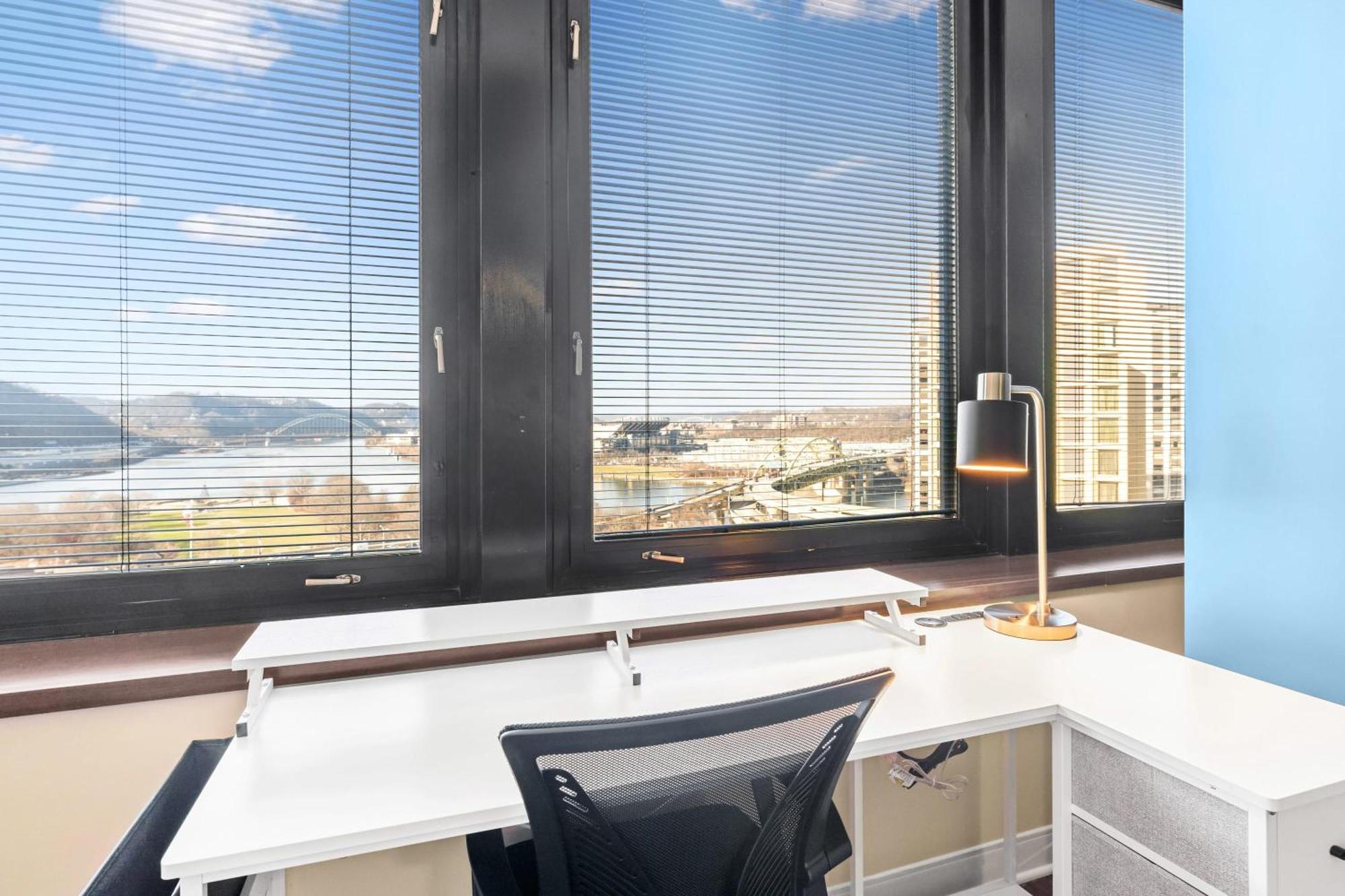 Luxury High Rise 1Bd River Views Downtown ピッツバーグ エクステリア 写真